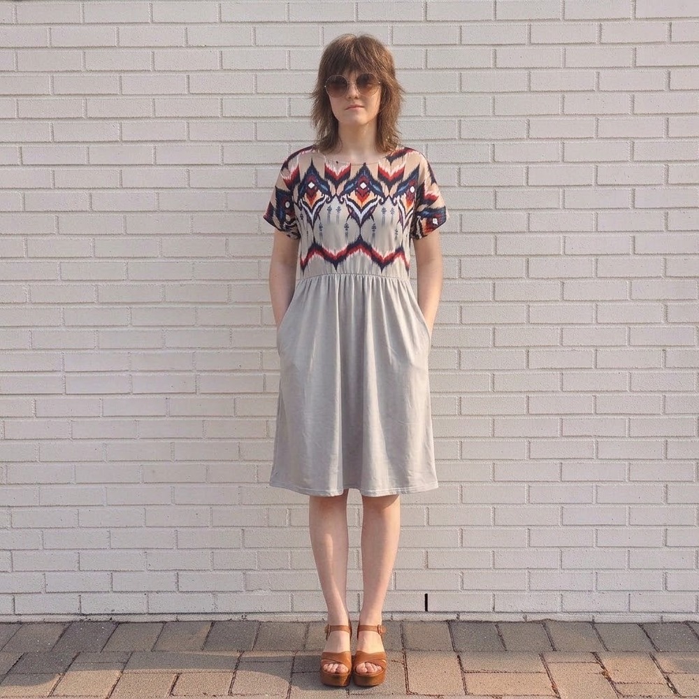 Pink Daisy Ikat Print Pocket Dress Womens XL Tan Gray Short Sleeve Geometric